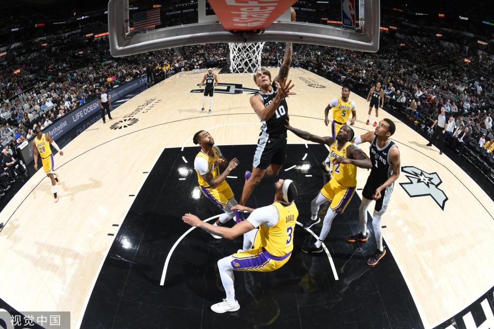 更引发了球 更引发了球